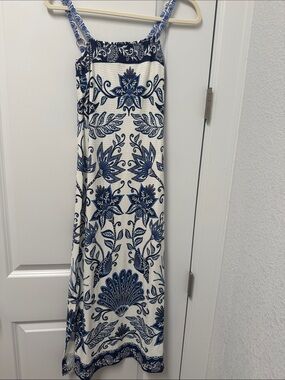 FARM Rio White and Navy Blue Floral Midi Dress